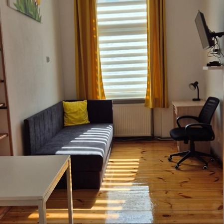 Hostel Tulip - Pokój 3 ze wspólną łazienką i kuchnią Szczecin Exterior foto