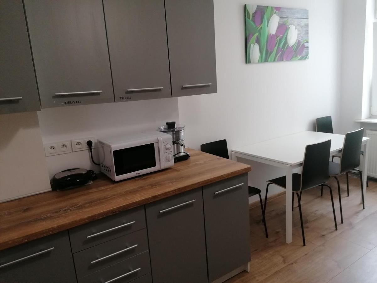 Hostel Tulip - Pokój 3 ze wspólną łazienką i kuchnią Szczecin Exterior foto