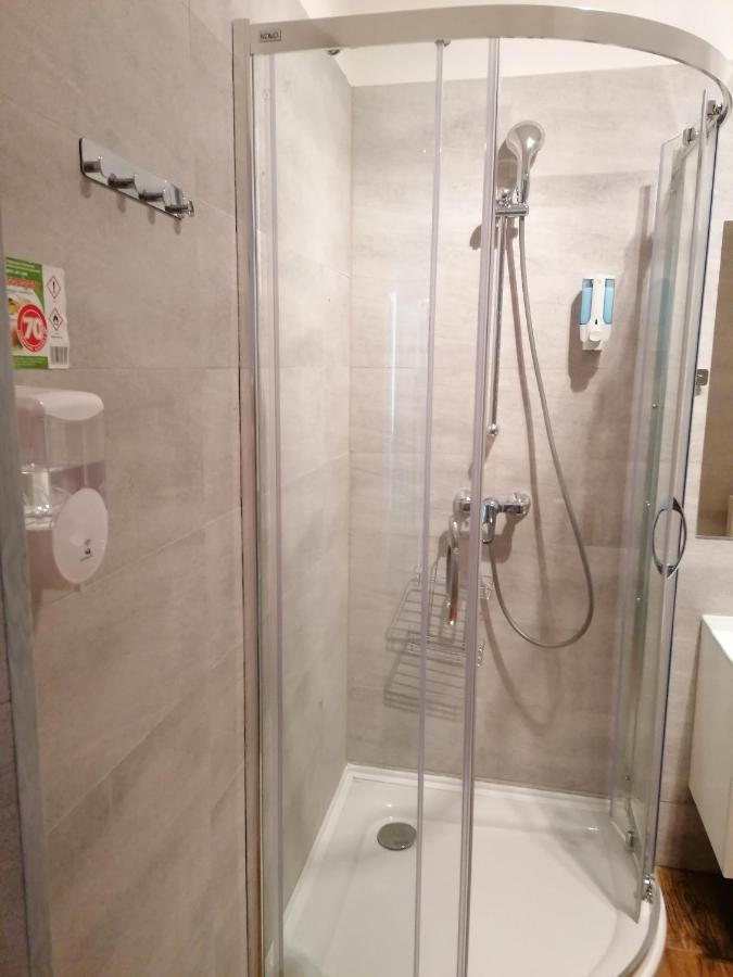Hostel Tulip - Pokój 3 ze wspólną łazienką i kuchnią Szczecin Exterior foto